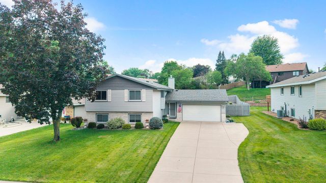 5213 Overlook Drive, Bloomington, MN 55437