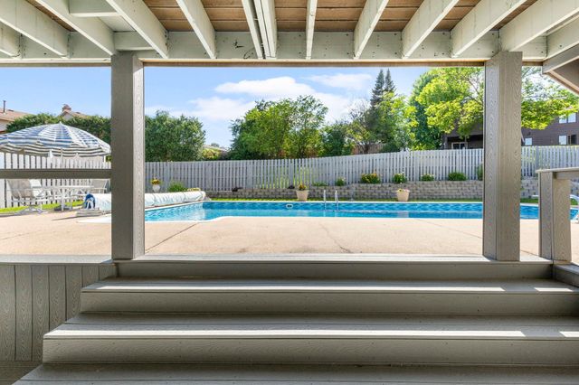 5213 Overlook Drive, Bloomington, MN 55437