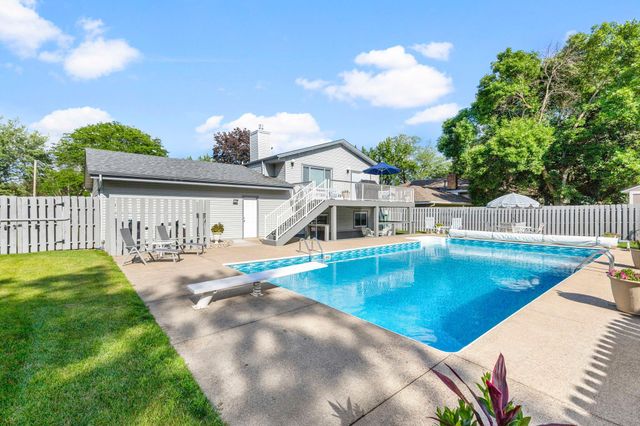 5213 Overlook Drive, Bloomington, MN 55437