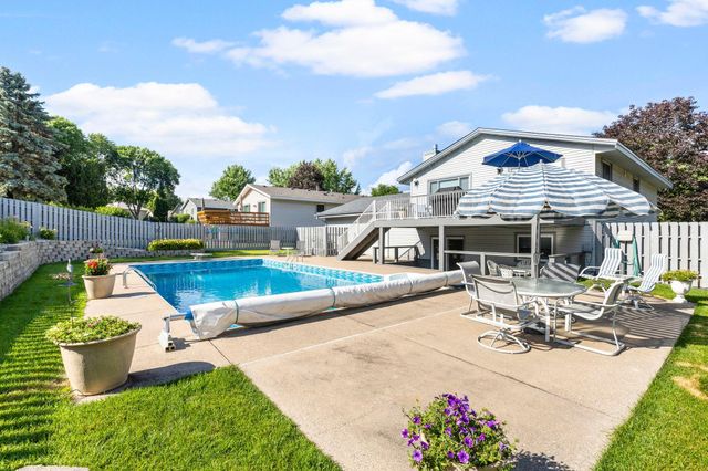 5213 Overlook Drive, Bloomington, MN 55437