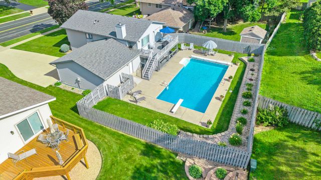 5213 Overlook Drive, Bloomington, MN 55437