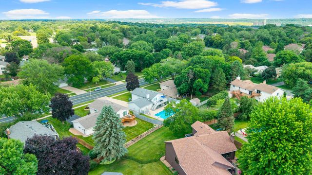 5213 Overlook Drive, Bloomington, MN 55437