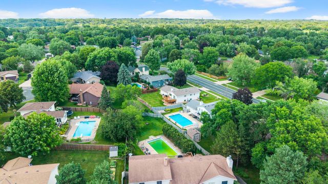 5213 Overlook Drive, Bloomington, MN 55437