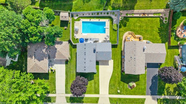 5213 Overlook Drive, Bloomington, MN 55437