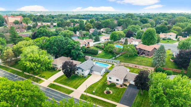 5213 Overlook Drive, Bloomington, MN 55437
