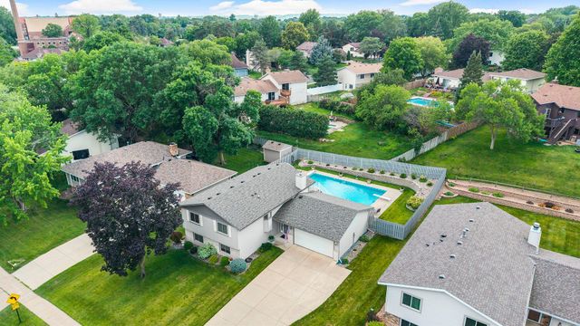 5213 Overlook Drive, Bloomington, MN 55437