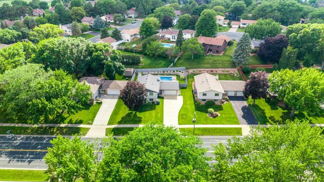 5213 Overlook Drive, Bloomington, MN 55437