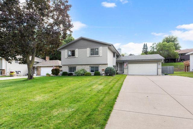 5213 Overlook Drive, Bloomington, MN 55437