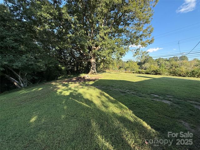2308 Morganton Boulevard SW, Lenoir, NC 28645