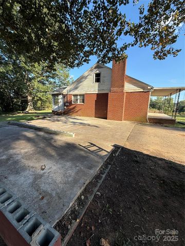 2308 Morganton Boulevard SW, Lenoir, NC 28645