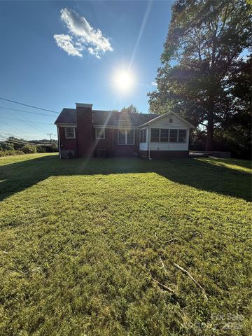 2308 Morganton Boulevard SW, Lenoir, NC 28645