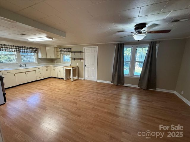 2308 Morganton Boulevard SW, Lenoir, NC 28645