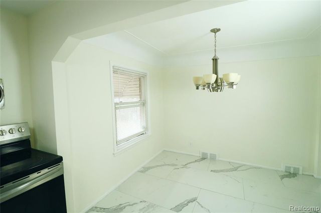 19591 Strasburg Street, Detroit, MI 48205