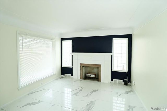 19591 Strasburg Street, Detroit, MI 48205