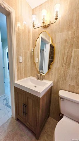 19591 Strasburg Street, Detroit, MI 48205