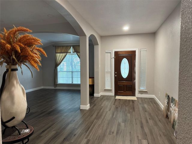 9431 Water Edge Point Ln, Humble, TX 77396