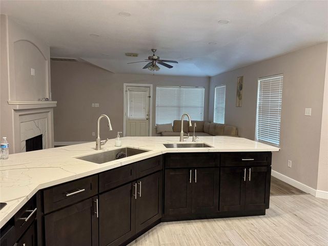 9431 Water Edge Point Ln, Humble, TX 77396