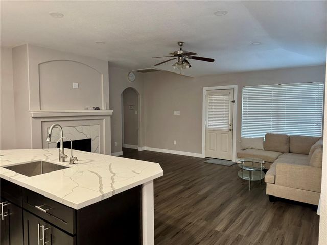 9431 Water Edge Point Ln, Humble, TX 77396