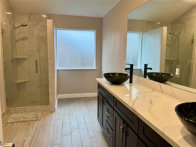 9431 Water Edge Point Ln, Humble, TX 77396