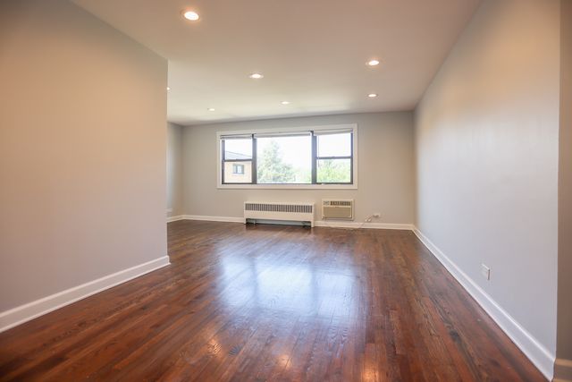 6803 N Ridge Boulevard 205, Chicago, IL 60645