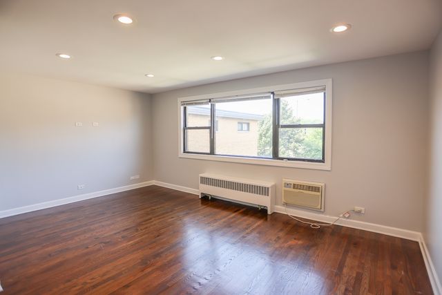6803 N Ridge Boulevard 205, Chicago, IL 60645