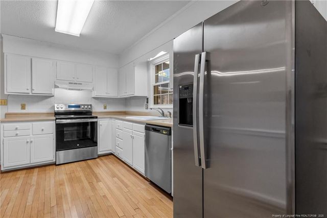 3659 Lake Forest Drive, Hope Mills, NC 28348