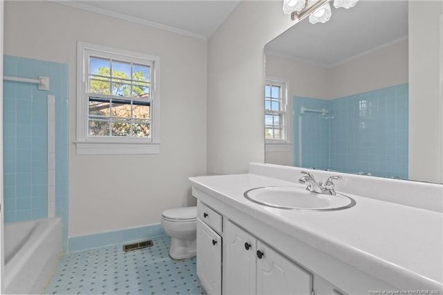 3659 Lake Forest Drive, Hope Mills, NC 28348