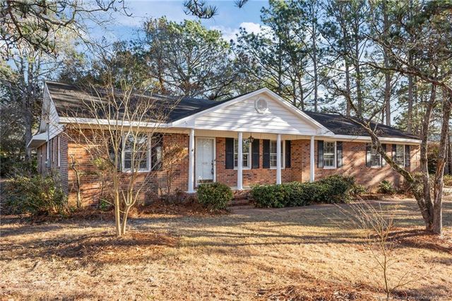 3659 Lake Forest Drive, Hope Mills, NC 28348