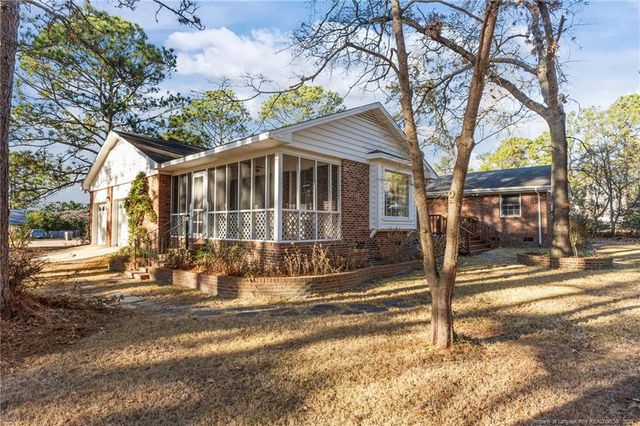 3659 Lake Forest Drive, Hope Mills, NC 28348