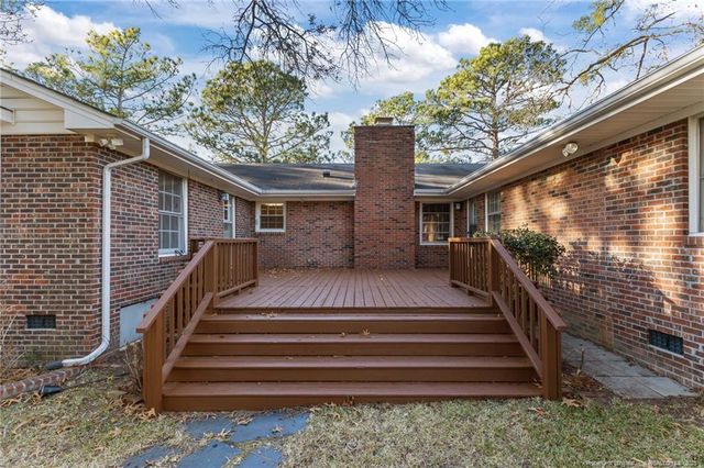 3659 Lake Forest Drive, Hope Mills, NC 28348