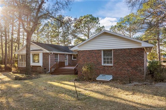 3659 Lake Forest Drive, Hope Mills, NC 28348