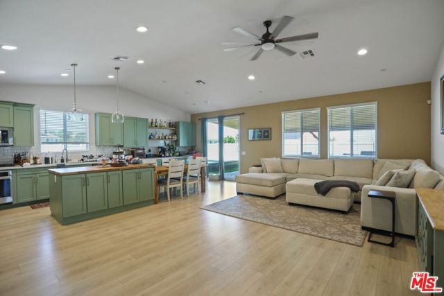 7027 Kristina Court, Lancaster, CA 93536