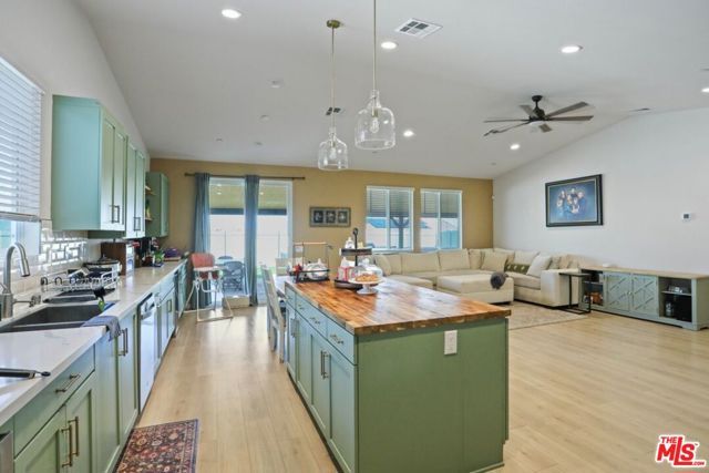 7027 Kristina Court, Lancaster, CA 93536