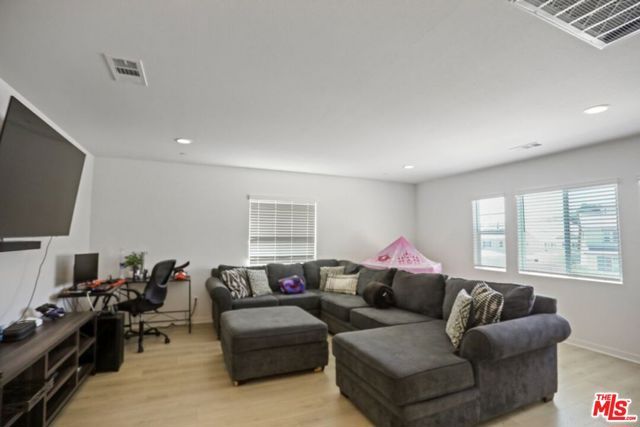 7027 Kristina Court, Lancaster, CA 93536