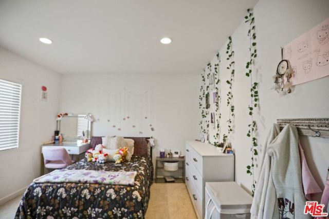 7027 Kristina Court, Lancaster, CA 93536