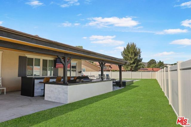 7027 Kristina Court, Lancaster, CA 93536