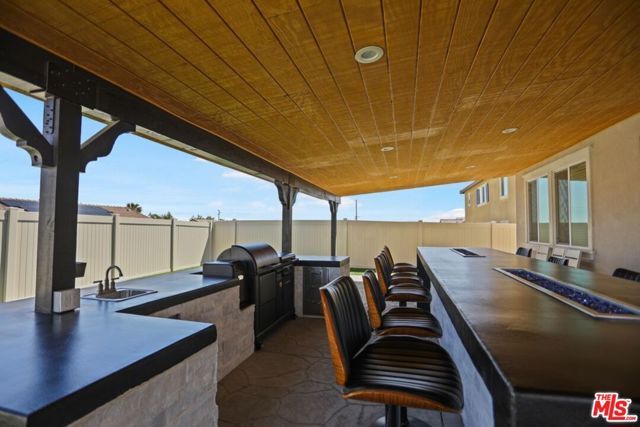 7027 Kristina Court, Lancaster, CA 93536