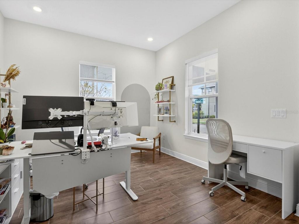 Image 20 of property listing at 9952 RODBELL ST, Orlando, FL 32827