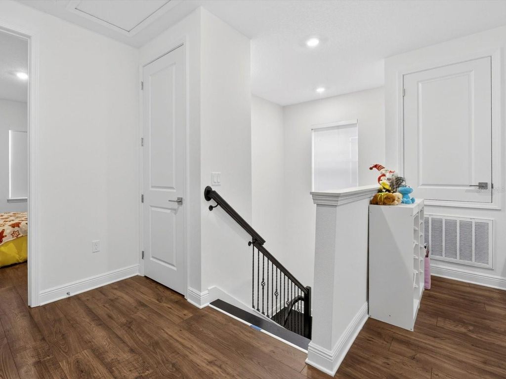 Image 23 of property listing at 9952 RODBELL ST, Orlando, FL 32827