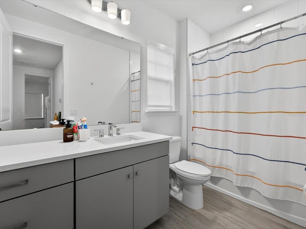 Image 28 of property listing at 9952 RODBELL ST, Orlando, FL 32827