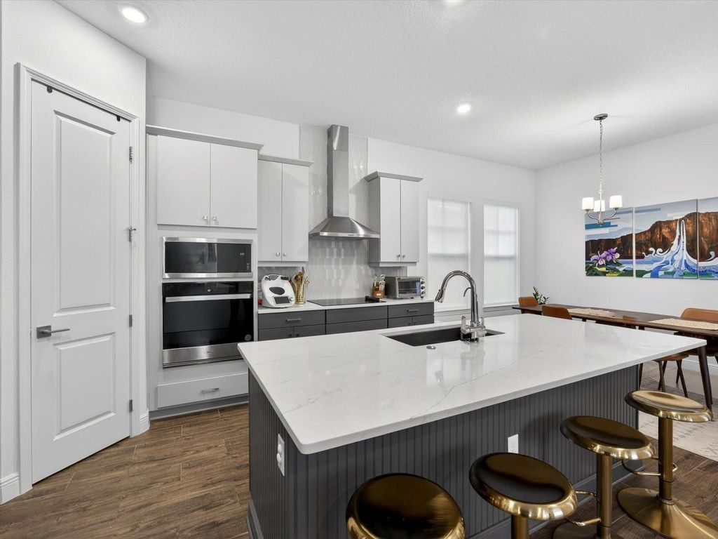 Image 7 of property listing at 9952 RODBELL ST, Orlando, FL 32827