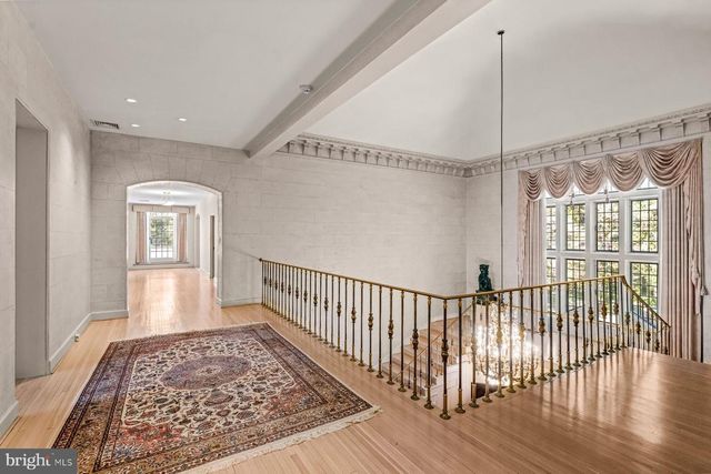 RAVENSCLIFF, Wayne, PA 19087