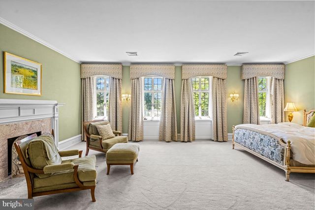 RAVENSCLIFF, Wayne, PA 19087