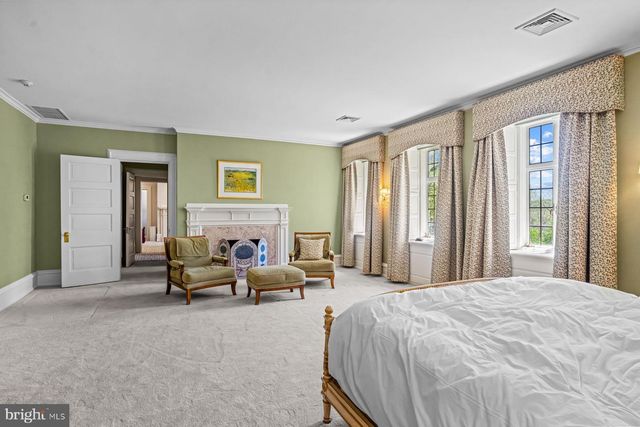 RAVENSCLIFF, Wayne, PA 19087