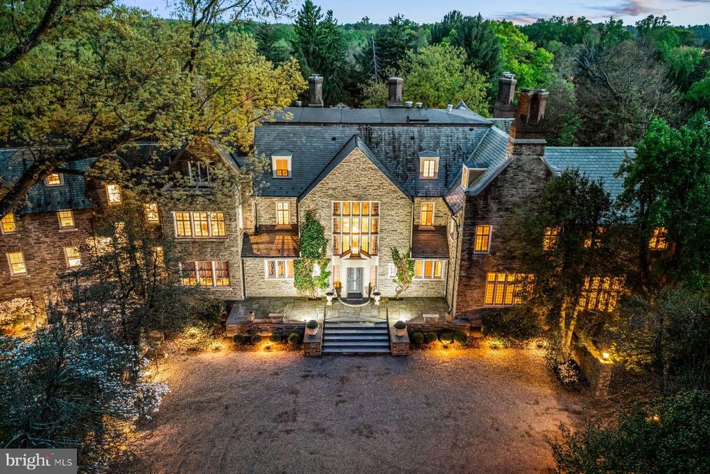 RAVENSCLIFF, Wayne, PA 19087