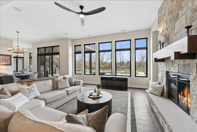 3873 Carlisle Drive, Crystal Lake, IL 60012