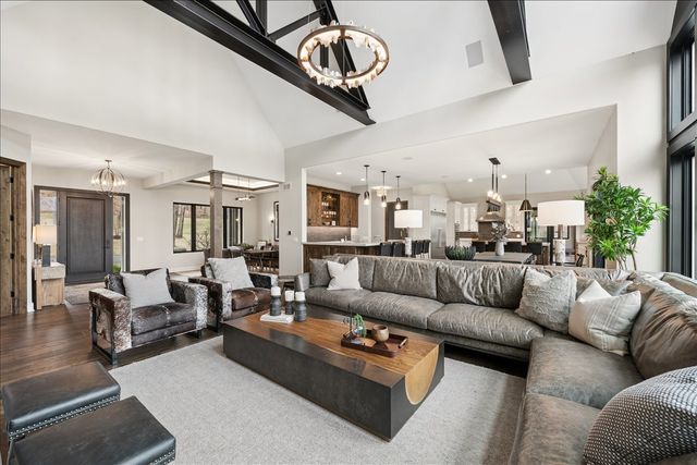 3873 Carlisle Drive, Crystal Lake, IL 60012