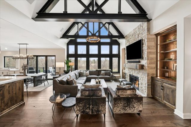 3873 Carlisle Drive, Crystal Lake, IL 60012