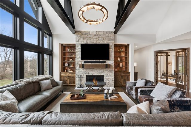 3873 Carlisle Drive, Crystal Lake, IL 60012