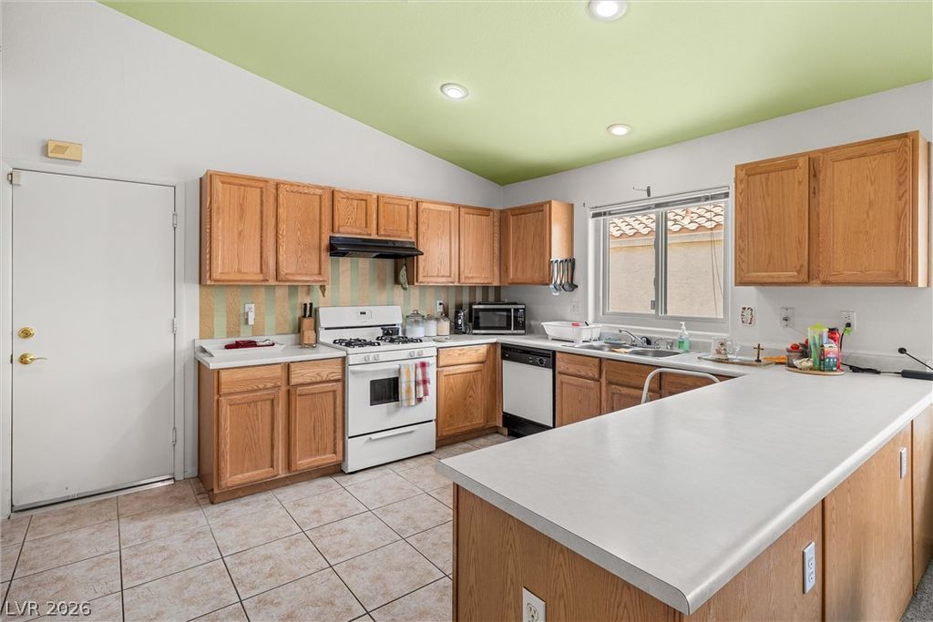7857 West Delhi Avenue, Las Vegas, NV 89129 — photo 5